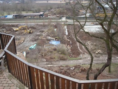 Velká část zahrady je nyní staveništěm